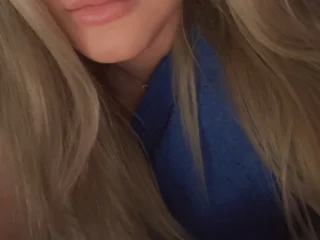 Blondebombshell_x profile