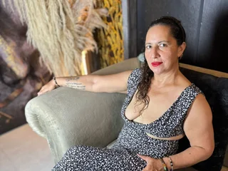 Luna_Mature profile